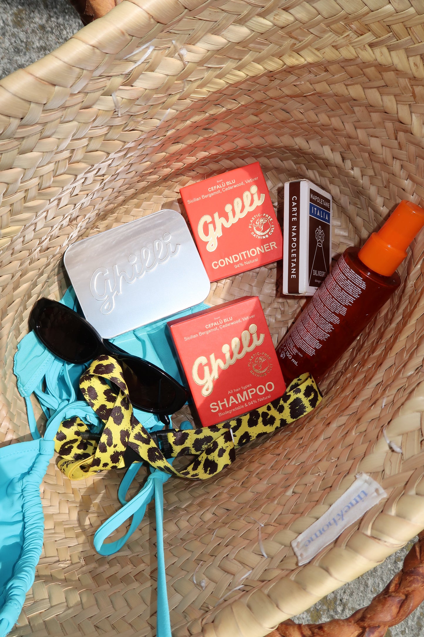 TRAVEL SET